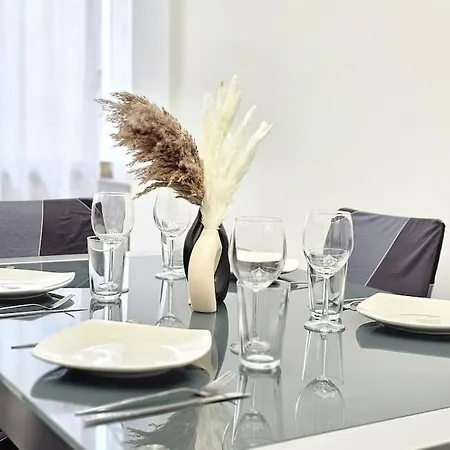 Elegante A Due Passi Dal Centro Apartmán