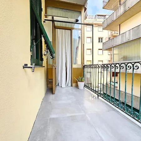 Elegante A Due Passi Dal Centro Apartmán *