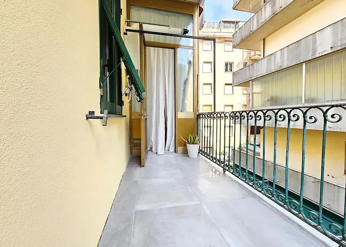 Elegante A Due Passi Dal Centro Apartment *